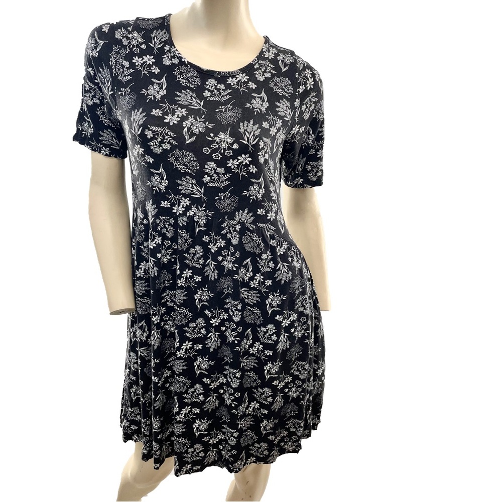 Chris & Carol- Black and White Floral Mini Dress with Pockets- L